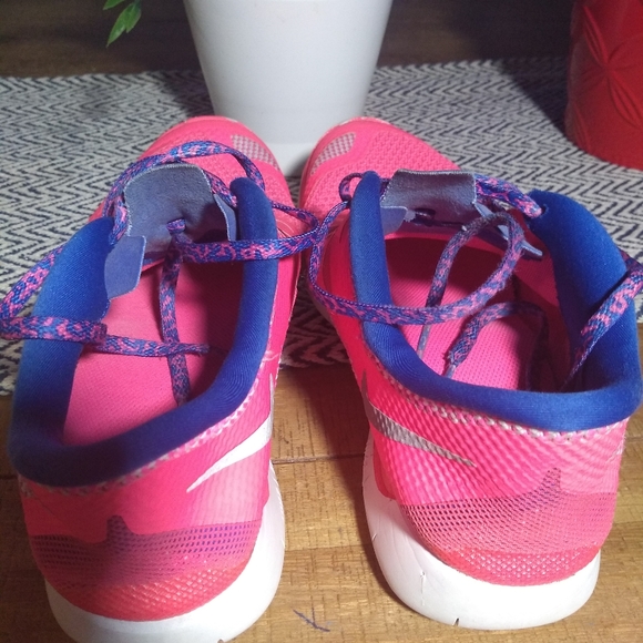 Used women's Nike free 5.0 running shoes size 7y / 8.5 women pink - Picture 10 of 10